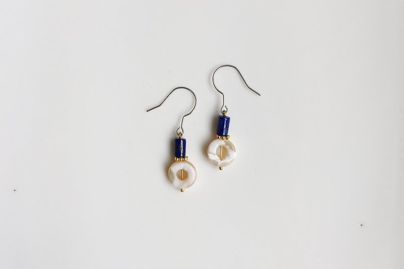 Circumference lapis lazuli shell natural stone modeling earrings - Earrings & Clip-ons - Gemstone Blue