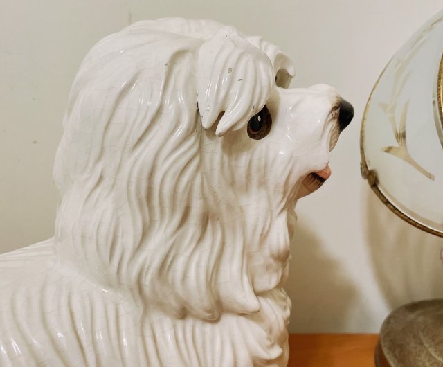 陶器製　犬の置物 英国ビクトリアン期に大流行したイヌの置物、陶磁器で出来た