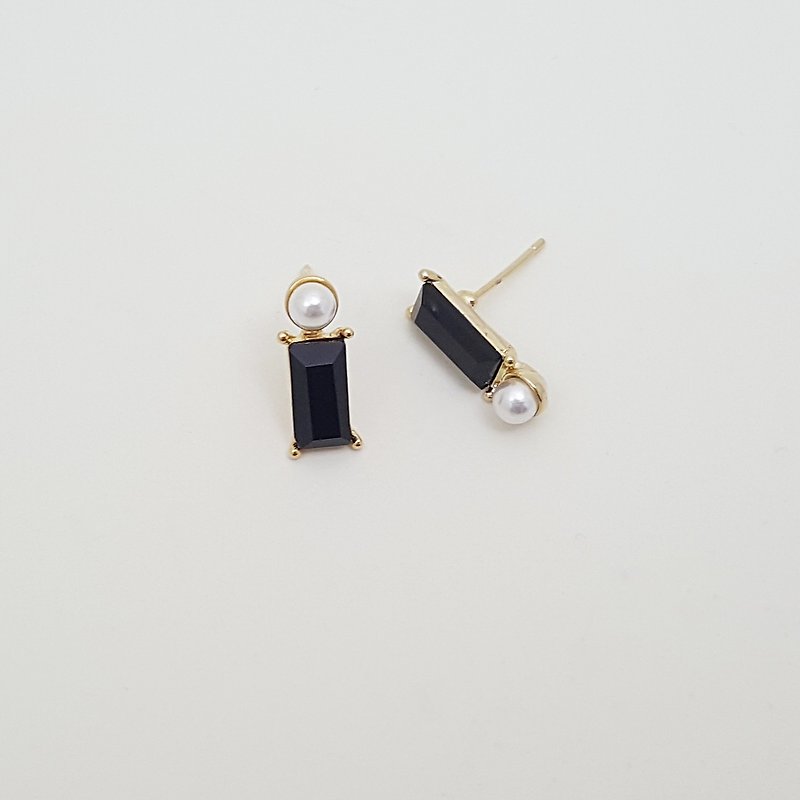 Rectangle black Cubic Zirconia pearl Earrings,pearl Stud Earrings - ต่างหู - วัสดุอื่นๆ สีน้ำเงิน