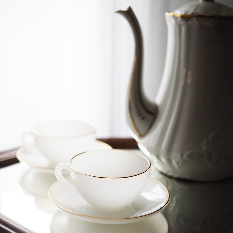 復古法國 Arcopal 奶油白色玻璃杯和碟 套裝 / 咖啡杯/ 茶杯 - 咖啡杯 - 玻璃 白色