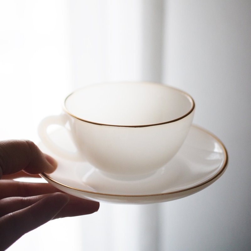 1960 French Arcopal white glass cup and saucer set/coffee cup/tea cup - Mugs - Glass White