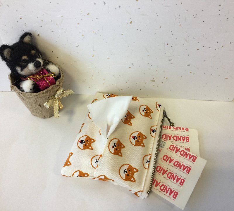 Tissue case with Shiba Inu pattern pocket - กระเป๋าเครื่องสำอาง - ผ้าฝ้าย/ผ้าลินิน หลากหลายสี