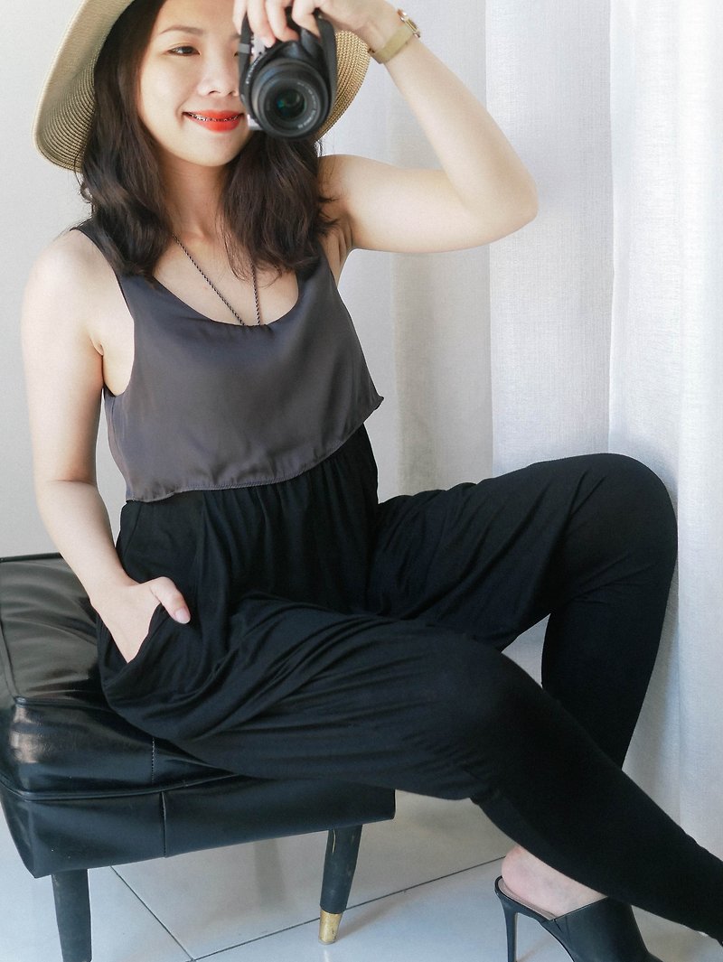 Classic and elegant gray and black two-tone flying squirrel pants version of antique elastic one-piece suspender trousers overalls - จัมพ์สูท - ผ้าฝ้าย/ผ้าลินิน สีดำ