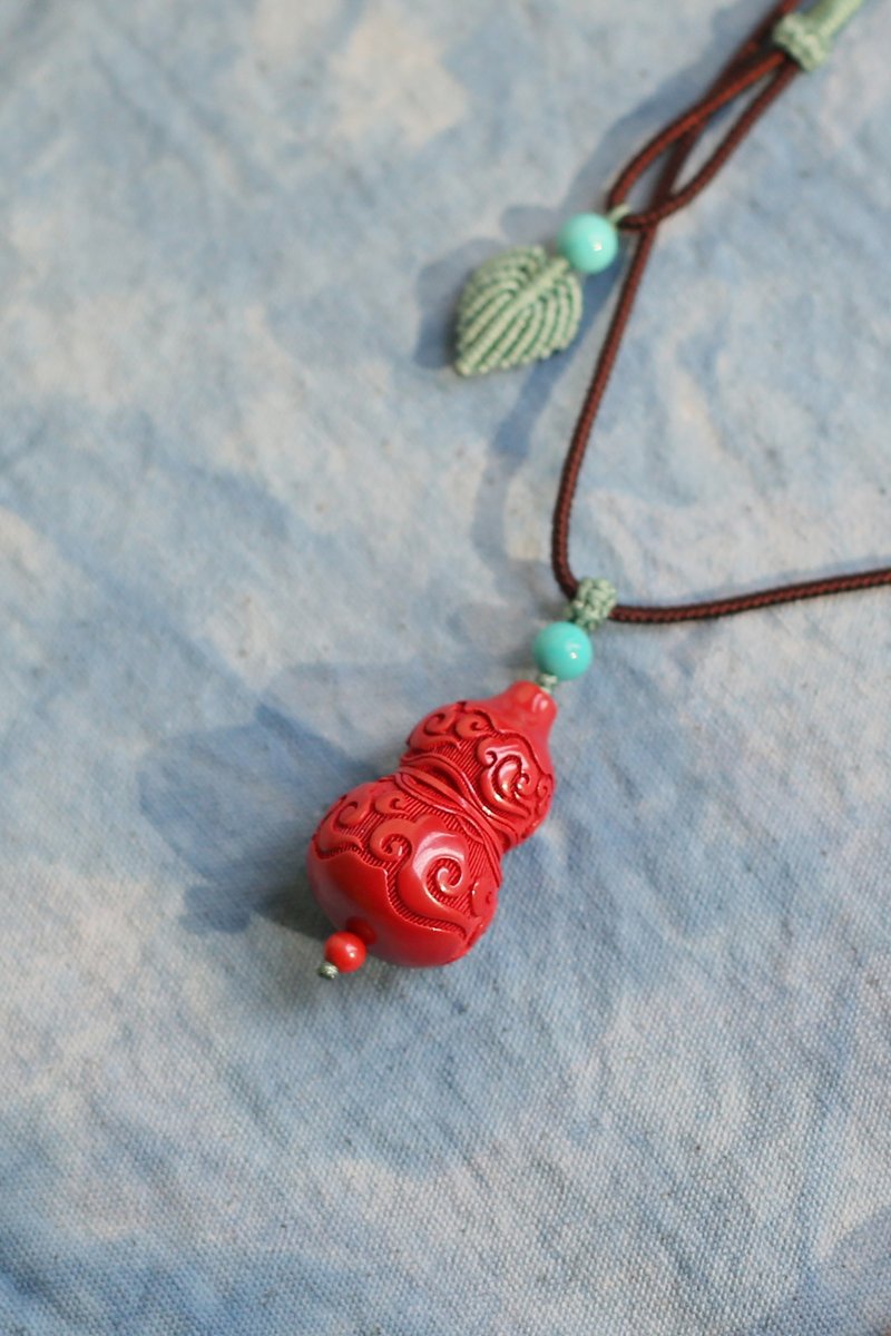 春秋手作 | 原創繩編 | 祥云葫蘆 可調繩長 | 帝王砂 闢邪 化太歲 - 項鍊 - 半寶石 紅色