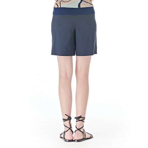KeyWear Hidden Zipper Design Slim Cropped Pants-Dark Blue-0DB02033 - Shop  KeyWear Women's Shorts - Pinkoi