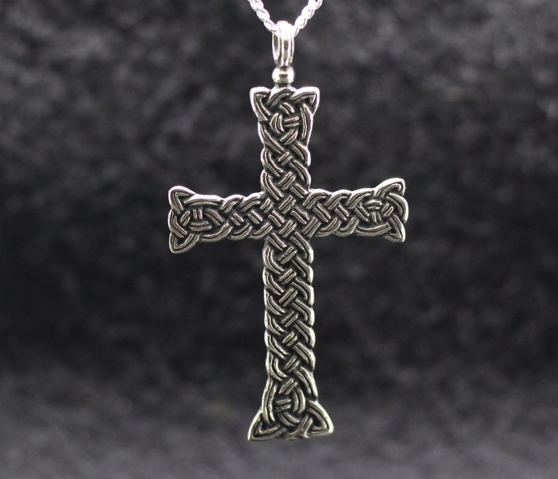 Celtic Knot ornamental jewelry cross. Celtic cross medieval style knots. - 項鍊 - 純銀 銀色