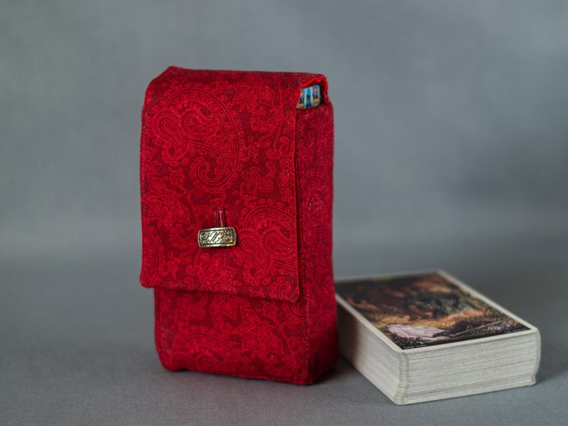 Paisley Pattern Red Cotton Tarot Cards Case Oracle Deck Pouch Tarot Deck Holder - อื่นๆ - ผ้าฝ้าย/ผ้าลินิน สีแดง