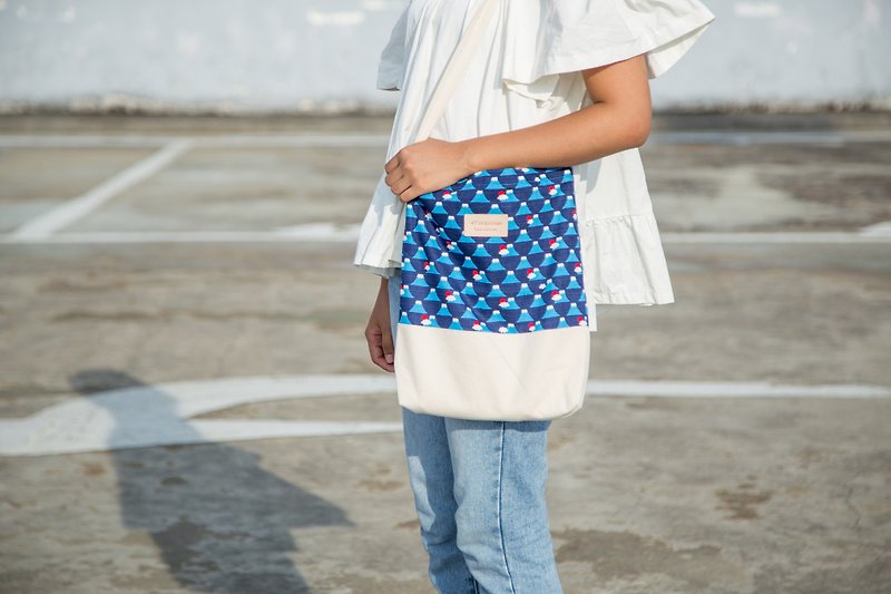 Mount Fuji / light blue dark blue / multi-purpose cloth bag canvas bag - Messenger Bags & Sling Bags - Cotton & Hemp 