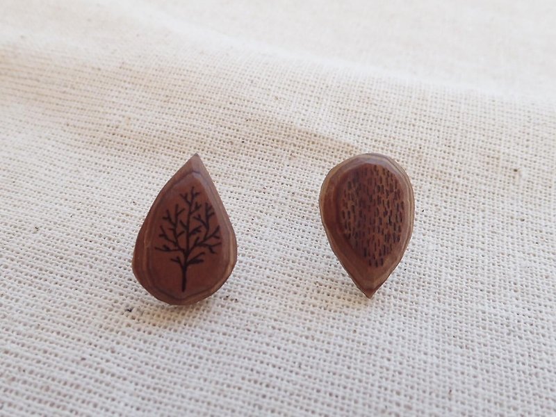 amemoyou earrings - Earrings & Clip-ons - Wood Brown