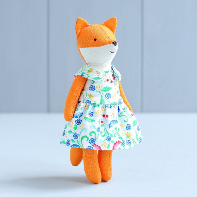PDF Mini Fox Stuffed Animal Sewing Pattern - 手工藝教學/工具書 - 其他材質 