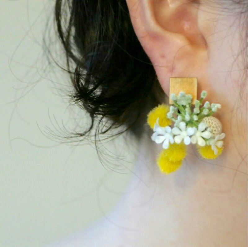 mebuki pierce (Mimosa and small violet and white) for one ear - Earrings & Clip-ons - Other Materials Yellow