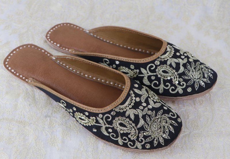 Charming Indian retro handmade leather comfortable toe slippers - รองเท้าแตะ - หนังแท้ สีดำ