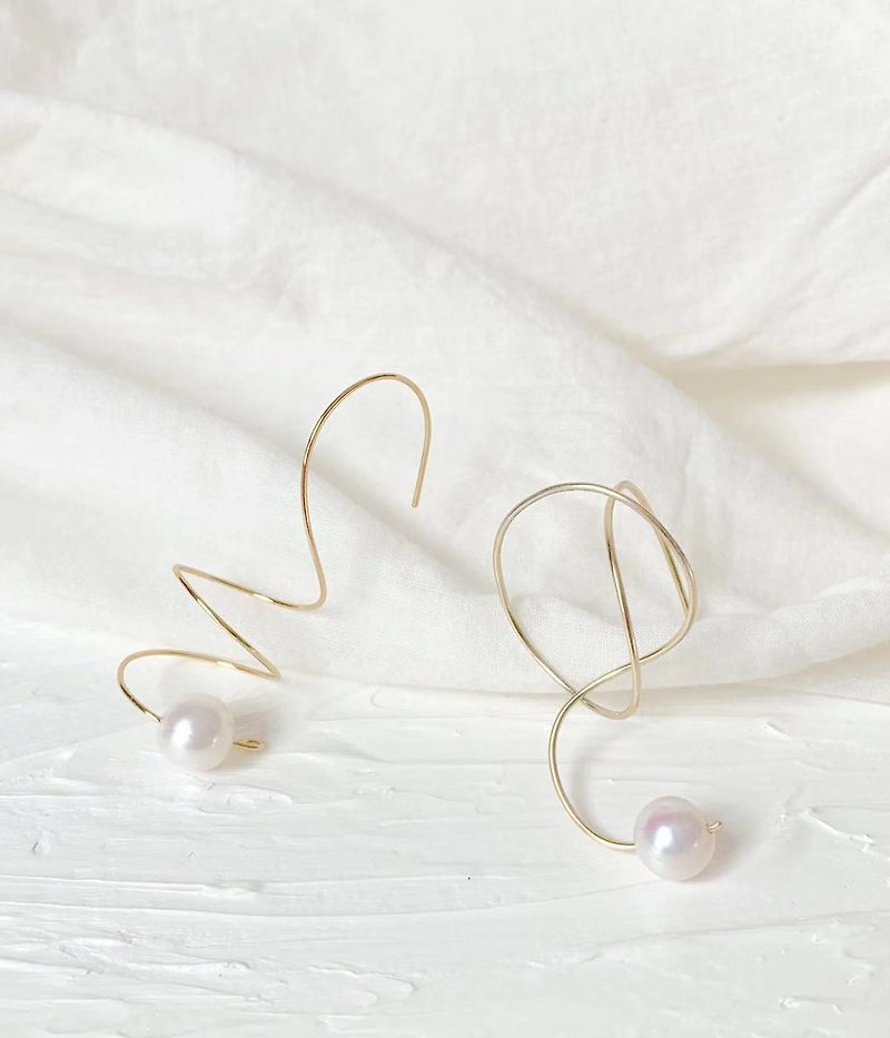 Irregular tracks, asymmetrical design of natural pearls, earrings - Earrings & Clip-ons - Pearl 