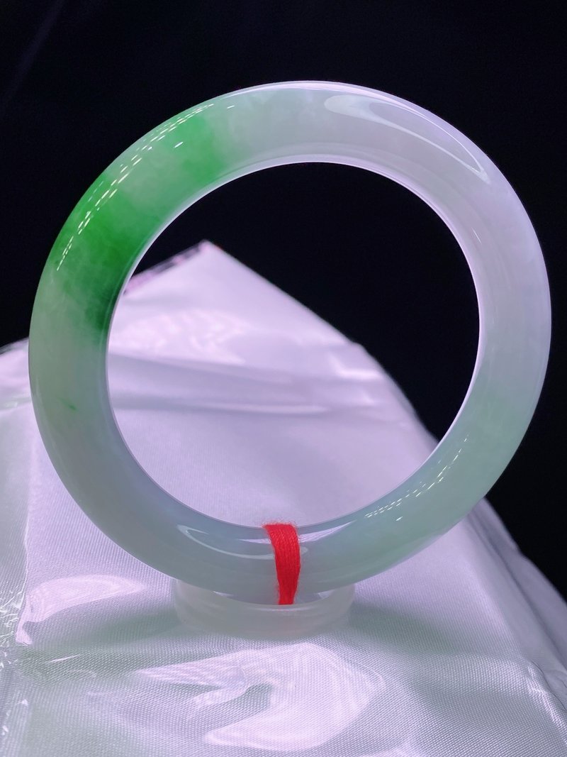 緬甸老坑 天然A貨翡翠手鐲 圈口55MM 冰糯俏綠水頭足 編號05218 - 手鍊/手環 - 玉石 