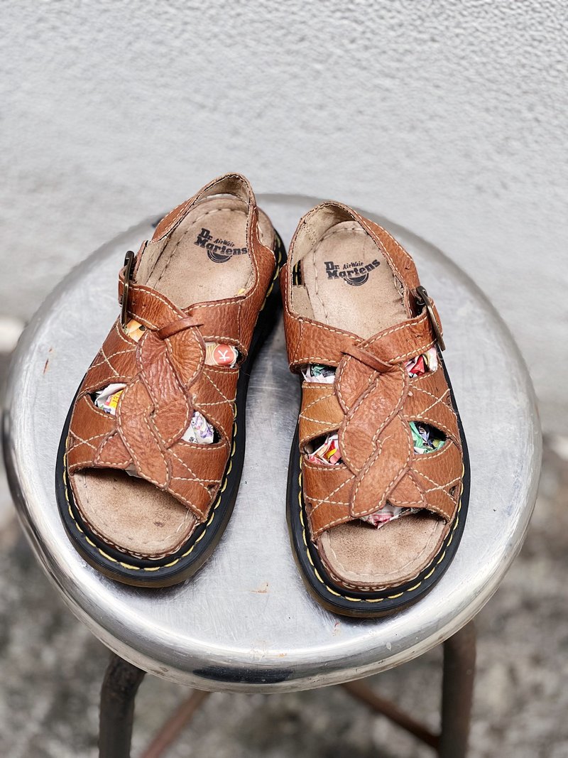 Dr. Martens 焦糖色簍空麻花 真皮牛皮革 厚底編織涼鞋馬汀鞋馬丁 - 涼鞋 - 真皮 咖啡色