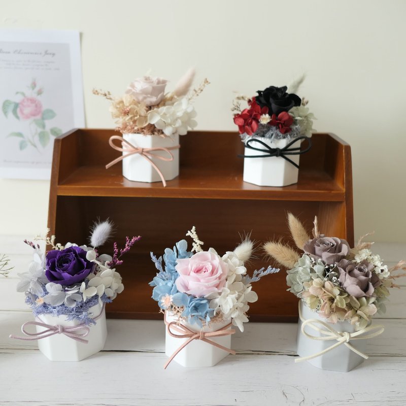 【永生玫瑰小盆花】桌上療癒小物/禮物/擴香石盆花 - 擺飾/家飾品 - 植物．花 多色