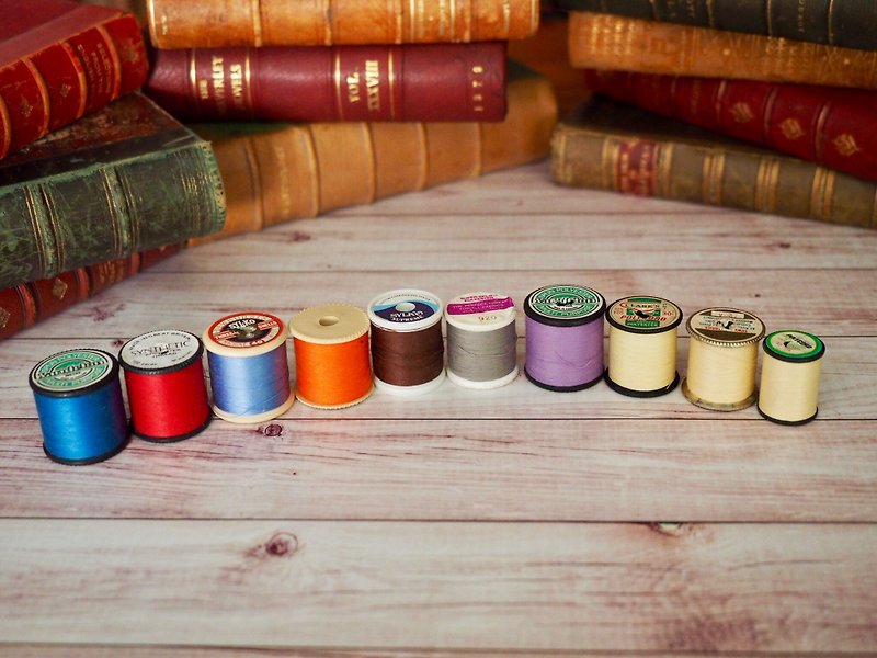 Cute sewing hand made old spool single sale - Knitting, Embroidery, Felted Wool & Sewing - Other Materials Multicolor