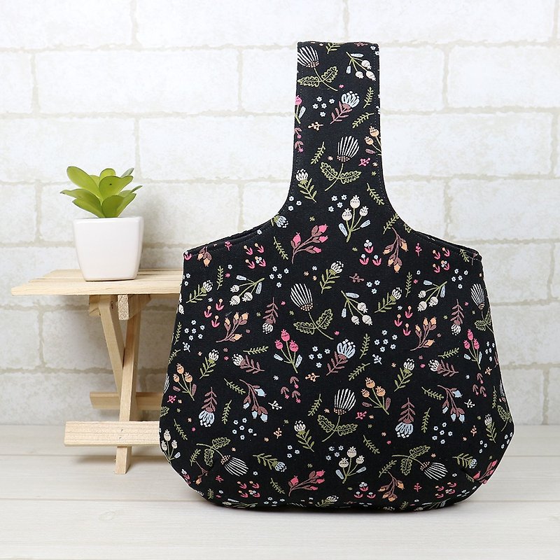 Carrying bag with a wrist bag - small floral (black) - กระเป๋าถือ - ผ้าฝ้าย/ผ้าลินิน สีดำ