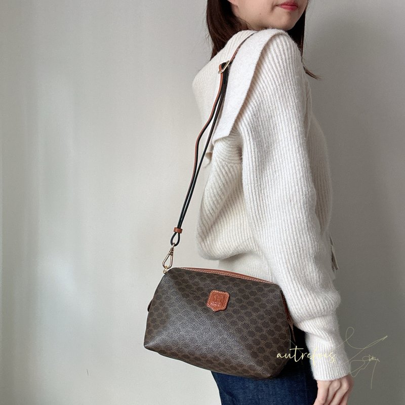 Second-hand hot sale Celine Macadam medium cloud bag crossbody bag armpit bag - กระเป๋าแมสเซนเจอร์ - วัสดุกันนำ้ สีนำ้ตาล