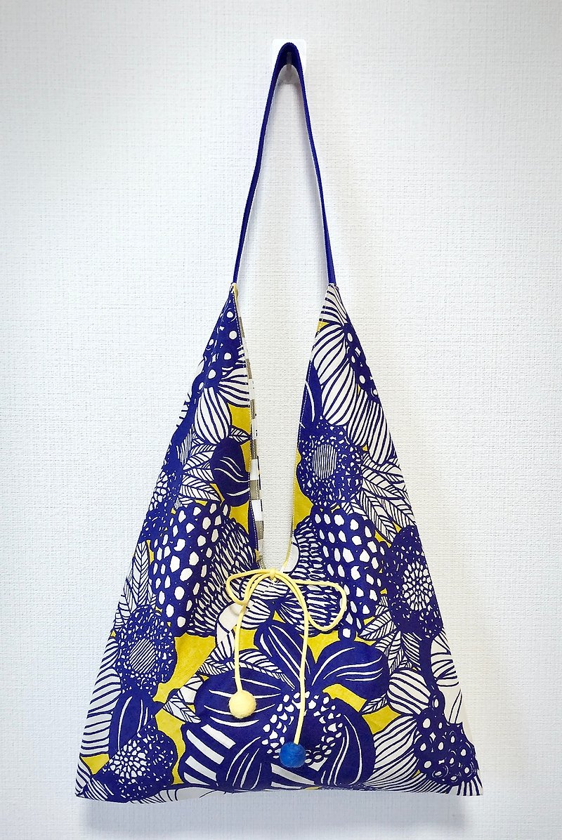 2019 spring color 侧-shaped side backpack / Japanese imported cloth / large size / blue yellow flower - Messenger Bags & Sling Bags - Cotton & Hemp Multicolor