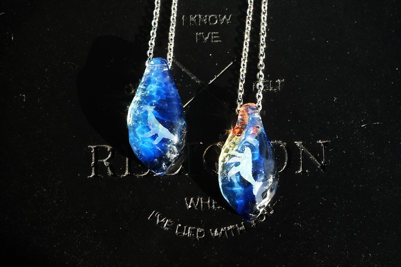 Crystal Bay- whale fall/breach Crystal Bay (whale limited edition) - Necklaces - Glass Blue