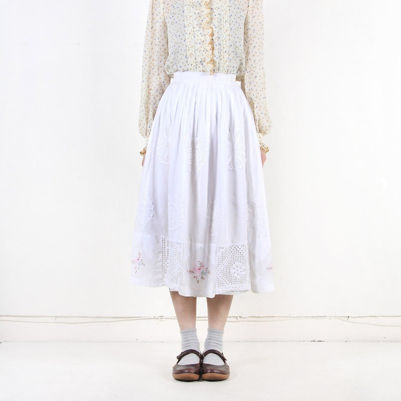 [Egg Plant Vintage]Knit Dreaming White Embroidered Vintage Dress - กระโปรง - ผ้าฝ้าย/ผ้าลินิน ขาว