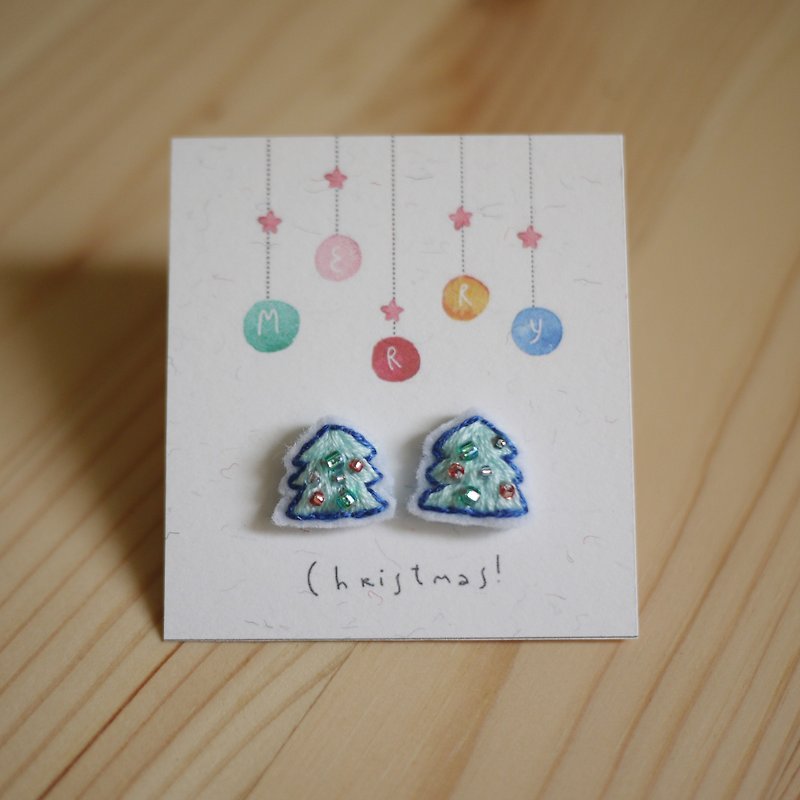 Sparkling mini Christmas tree embroidery earrings - Earrings & Clip-ons - Thread Multicolor