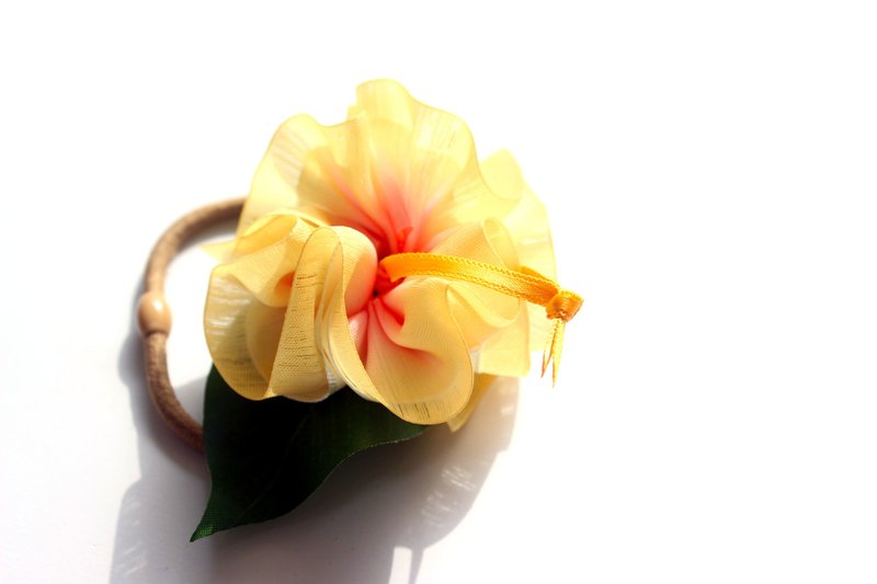 三用款木槿花飾品 髮圈 手環 烏克麗麗裝飾 夏日熱帶風情手工 - 髮夾/髮圈 - 棉．麻 黃色