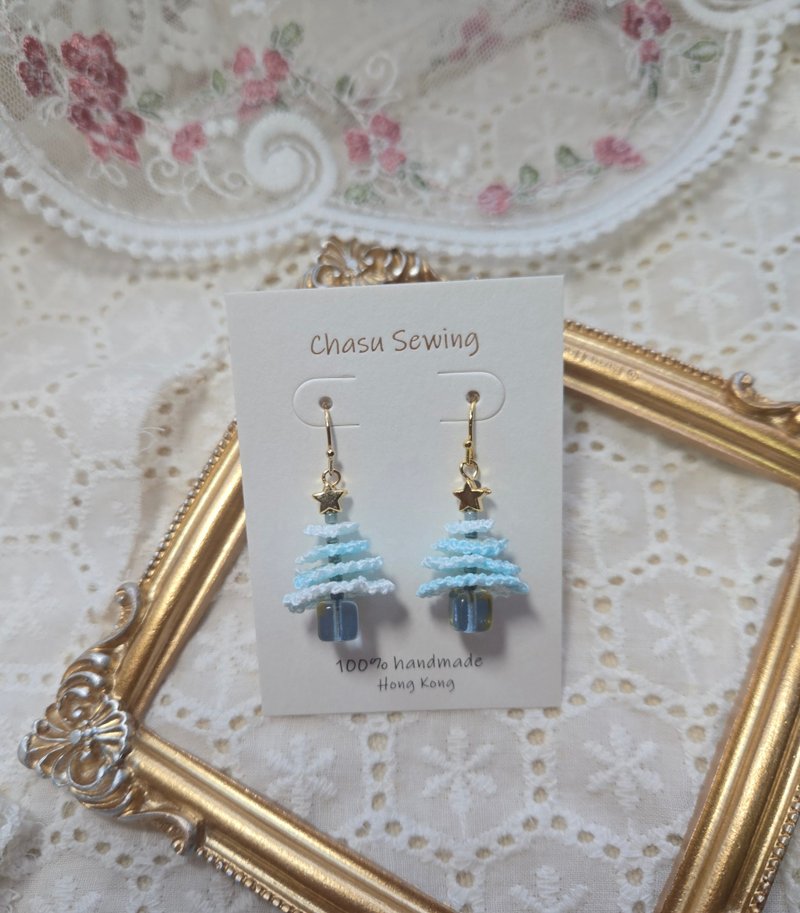 クリスマス限定2025 | レイヤードクリスマスツリーピアス - ピアス・イヤリング - 刺しゅう糸 グリーン