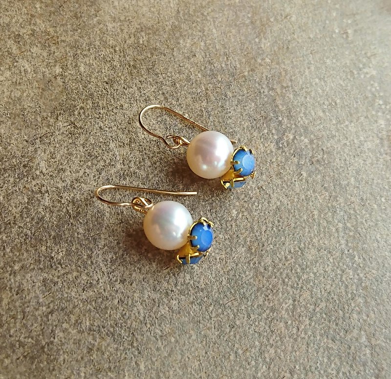 Vintage Swarovski Freshwater Pearls Earrings - Earrings & Clip-ons - Other Metals Blue