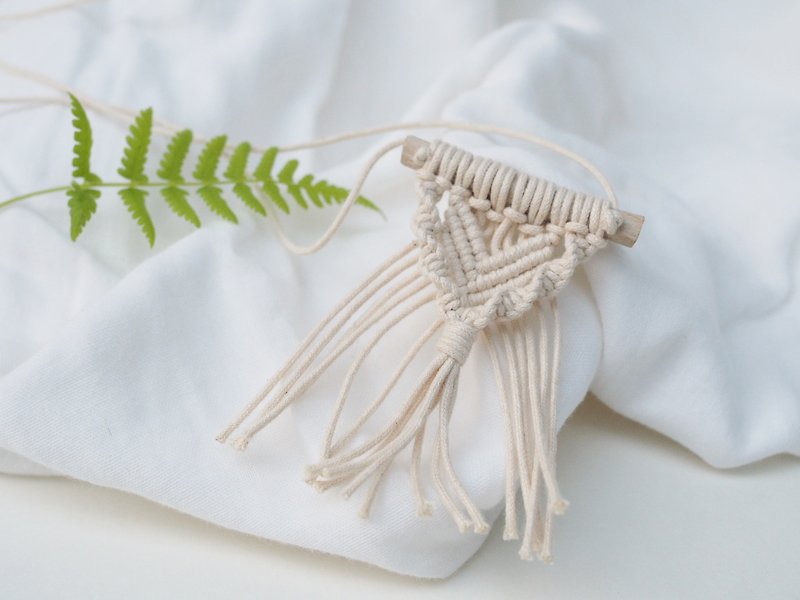 【 小物織品 】  天然樹枝頸飾 02 - 項鍊 - 棉．麻 白色