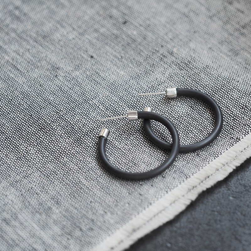 BLACK Wire Hoop Earrings Silver 925 - Earrings & Clip-ons - Other Metals Black