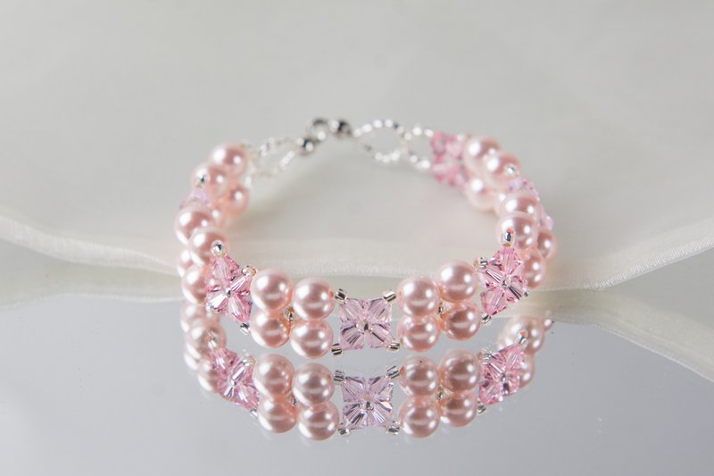 Pink swarovski pearl bracelet, 7 inches and 2 inches chain - สร้อยข้อมือ - คริสตัล สึชมพู