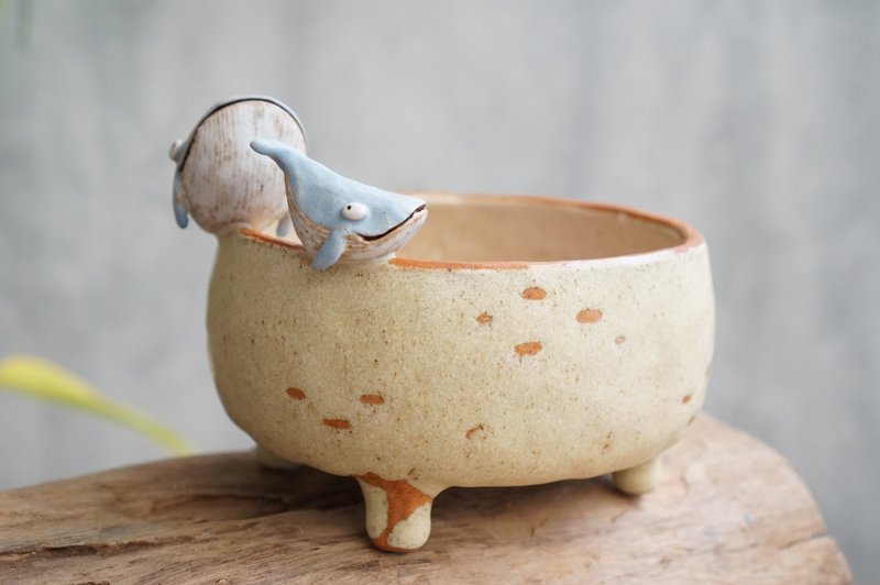 Whale pot , Whale plant pot , Handmade ceramics , pottery - 花瓶/花器 - 陶 黃色