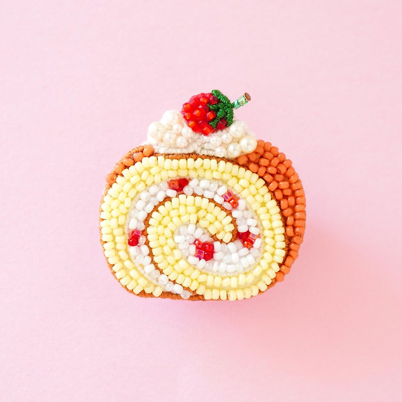 Strawberry roll cake brooch Bead embroidery brooch - Brooches - Other Materials Multicolor