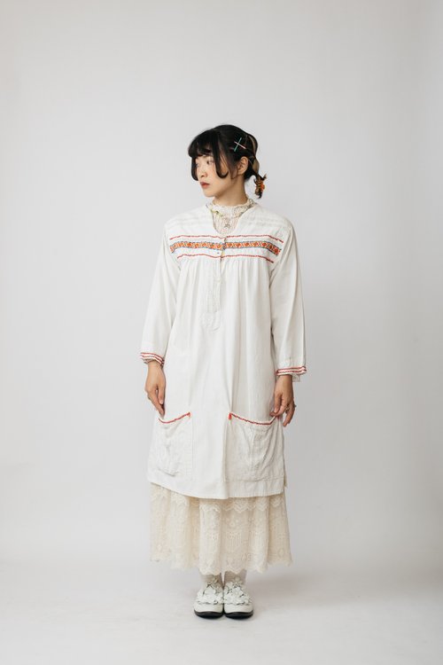 刺繍ワンピース ルーマニア伝統衣装 【レンタル・非売品
