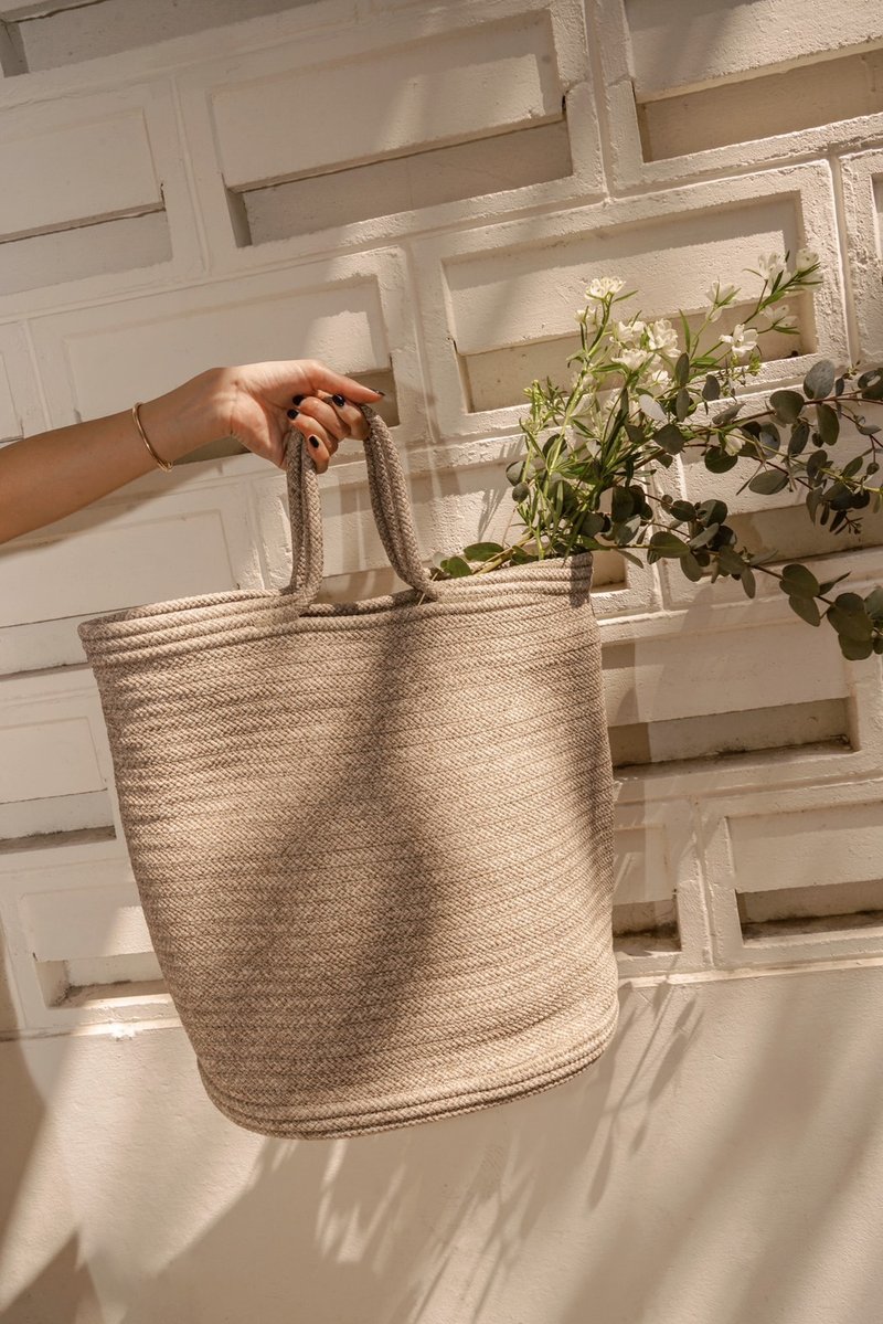CLEO | TOTE BAG L - 其他 - 塑膠 卡其色