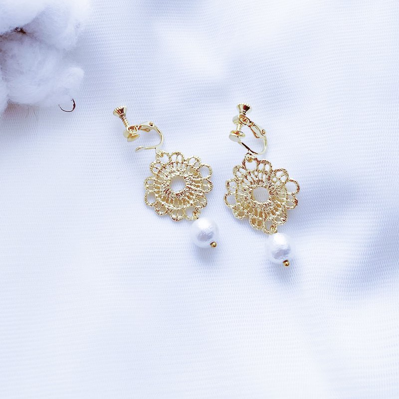SL342 Metallic Lace Pearl Clip-on Earrings - Earrings & Clip-ons - Other Materials Gold