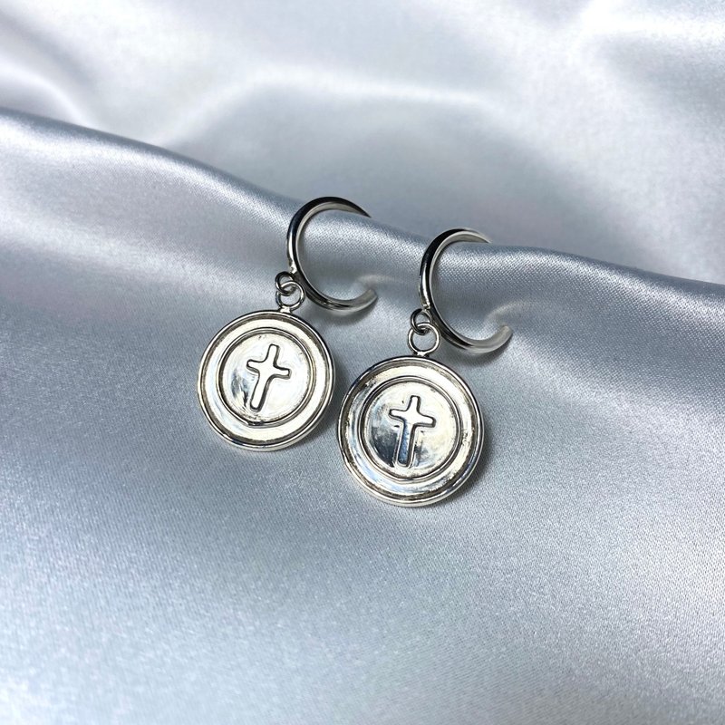 MIH金工首飾 | 沈浸在愛裡 - 十字架純銀耳環 cross earrings - 耳環/耳夾/耳骨夾 - 純銀 銀色