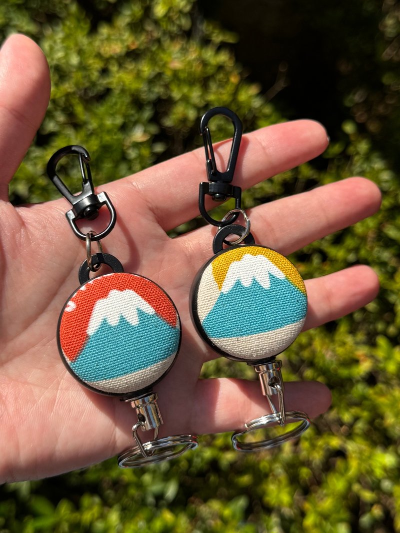 ワイヤー入り伸縮リールキーホルダー / ナースウォッチ / IDカードホルダー イラスト風 富士山 - キーホルダー・キーケース - ステンレススチール 多色