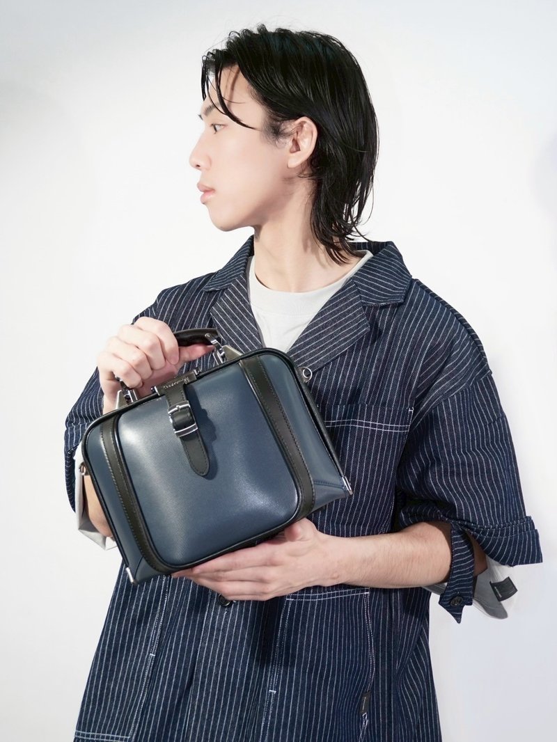 日本豊岡鞄 ARTPHERE 新杜勒斯包 Touch Tough Mini SD 海軍藍 - 側背包/斜背包 - 其他材質 藍色