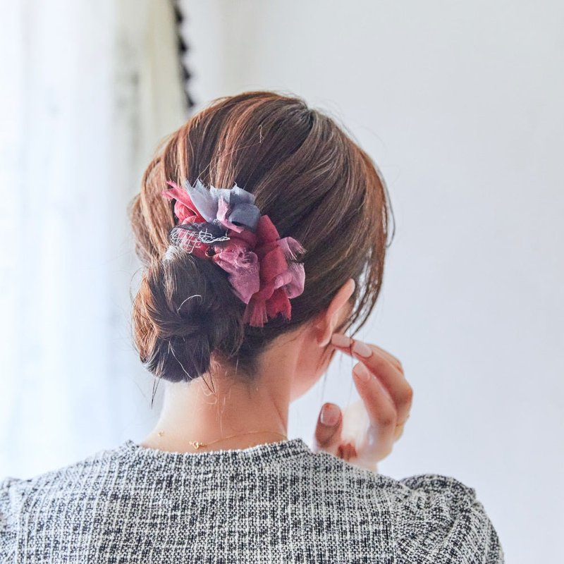 mini | ルージュ | 彩る咲き編みバレッタ/ヘアクリップ - 髮夾/髮圈 - 聚酯纖維 紅色