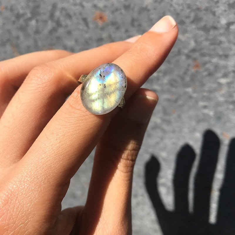 [Lost and find] Simple Natural Stone Blue Green Labradorite Ring - Necklaces - Gemstone Yellow