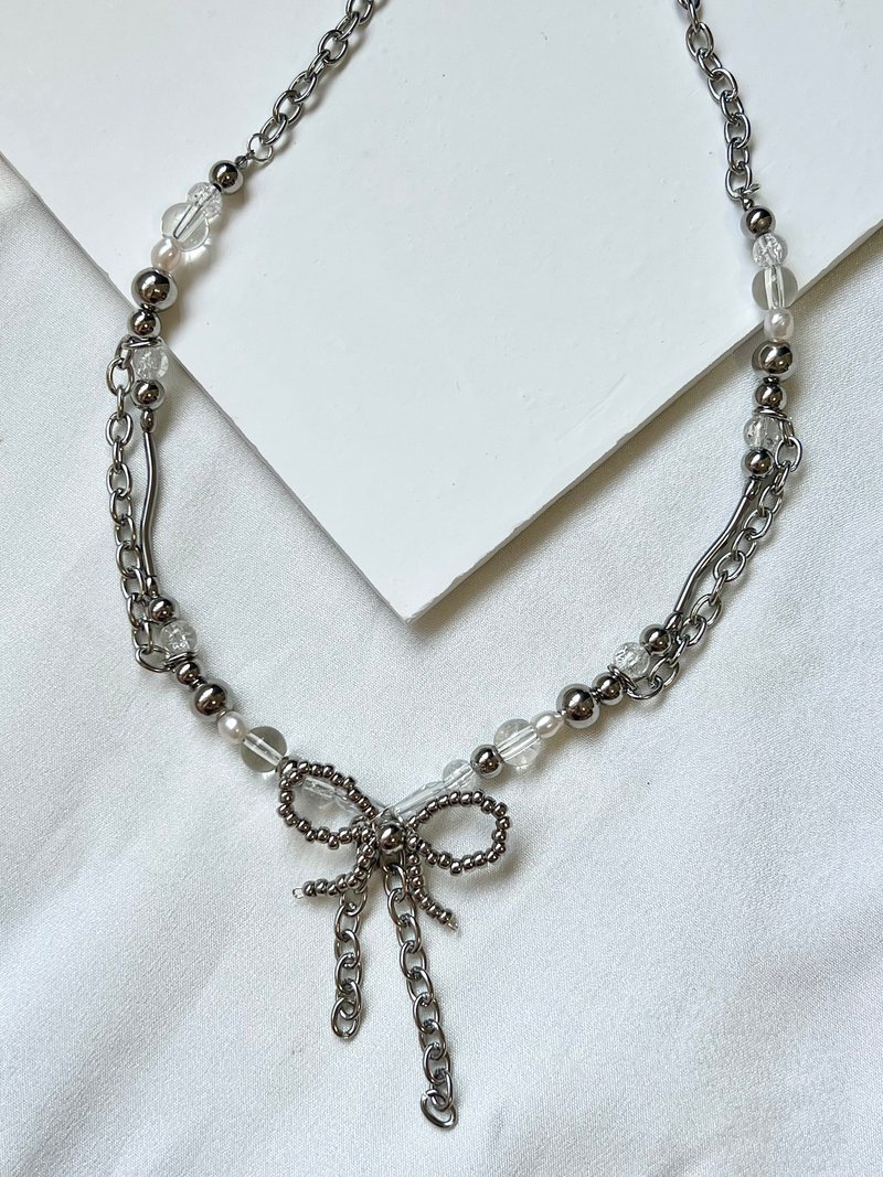 Metal Ribbon on Street Necklace丨Dark Ribbon Necklace - Necklaces - Silver 