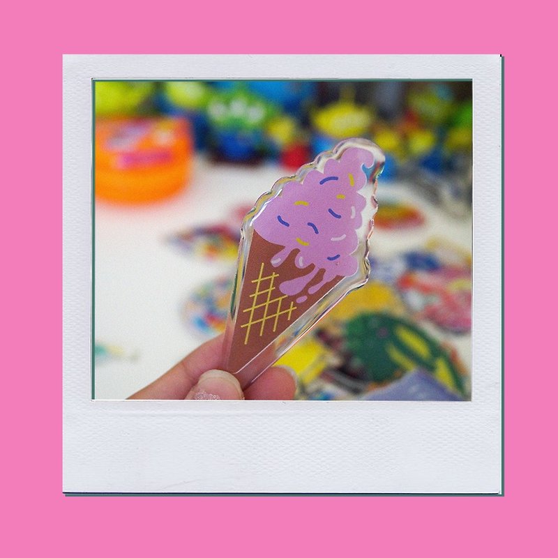 Keychain & Brooch "Pink ice cream" - ที่ห้อยกุญแจ - พลาสติก สึชมพู