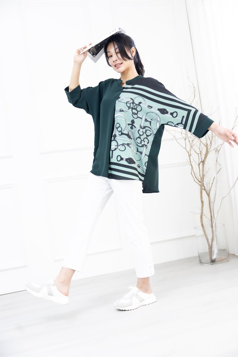 Metal belt totem half-collar slightly open three-quarter sleeve top green - Women's Tops - Other Materials Green