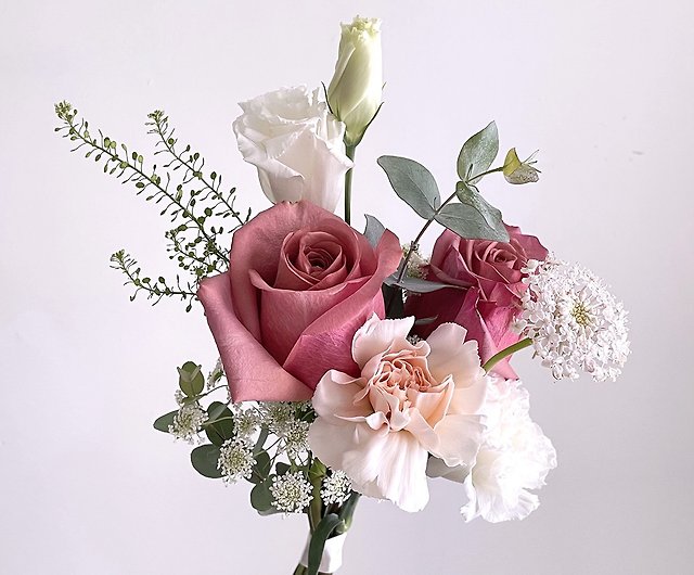 carnation and roses flower bouquet