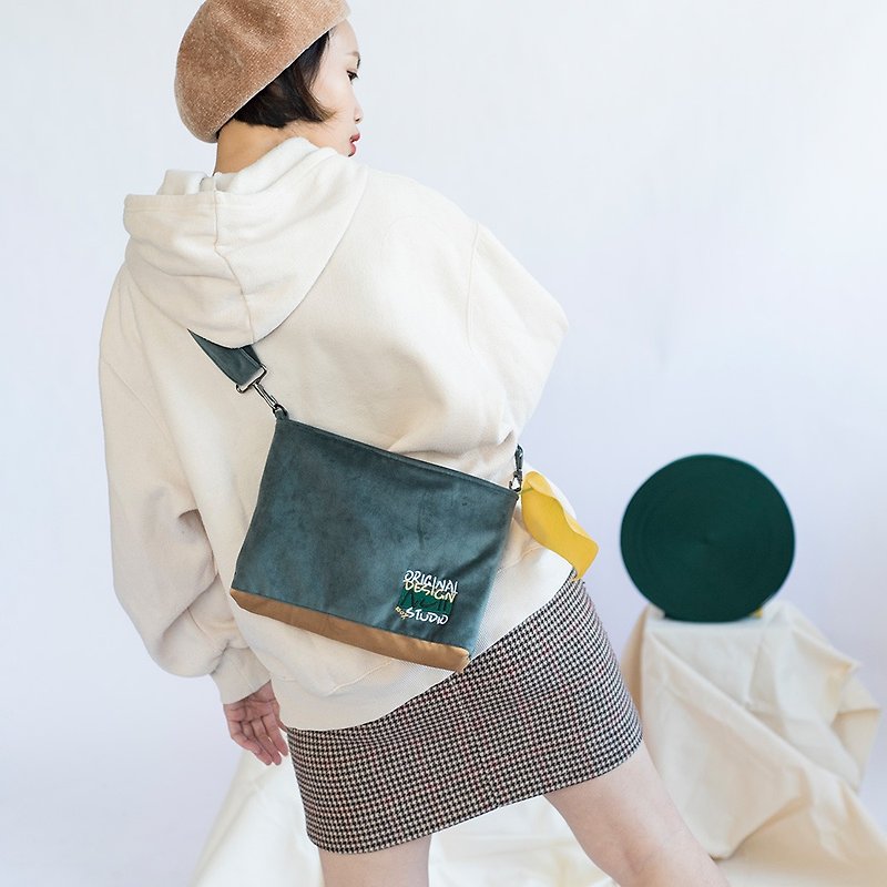 NULL BAG Original Flannel Crossbody Bag Phone bag - Messenger Bags & Sling Bags - Other Man-Made Fibers Green