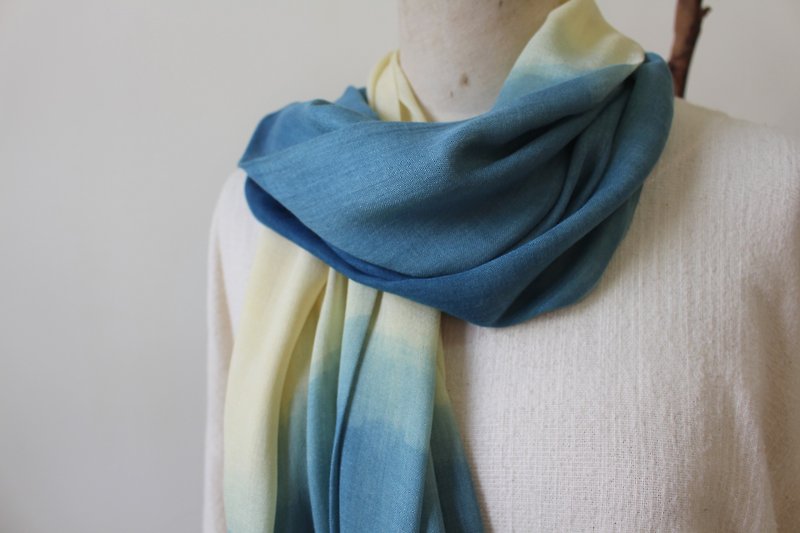 Free isvara pure cotton scarf dyed blue mushroom series - ผ้าพันคอ - ผ้าฝ้าย/ผ้าลินิน สีน้ำเงิน