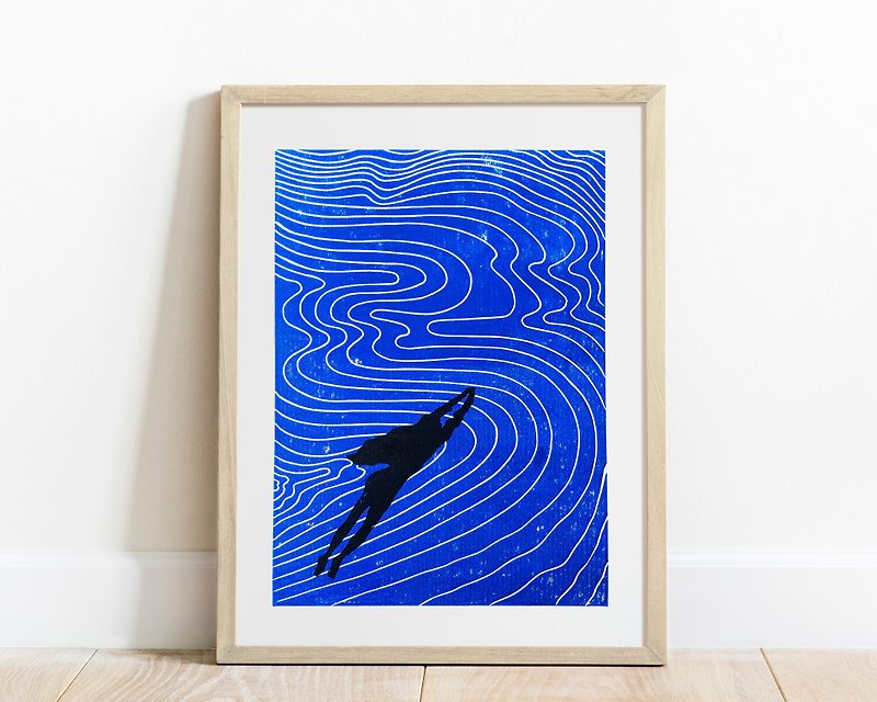 泳ぐ女の子と抽象的な青い水の壁アート リノカット プリント オリジナルのアートワーク - ポスター・絵 - 紙 ブルー